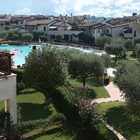 Garda Village *